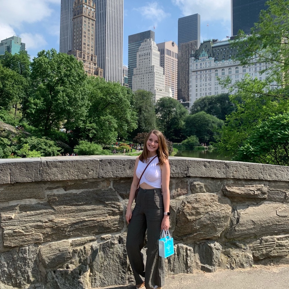 Meet your Posher, Hayley